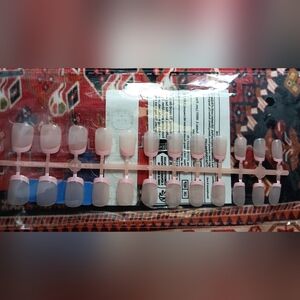 ⭐️SIZE. MED, PINK FRENCH TIP NAILS!